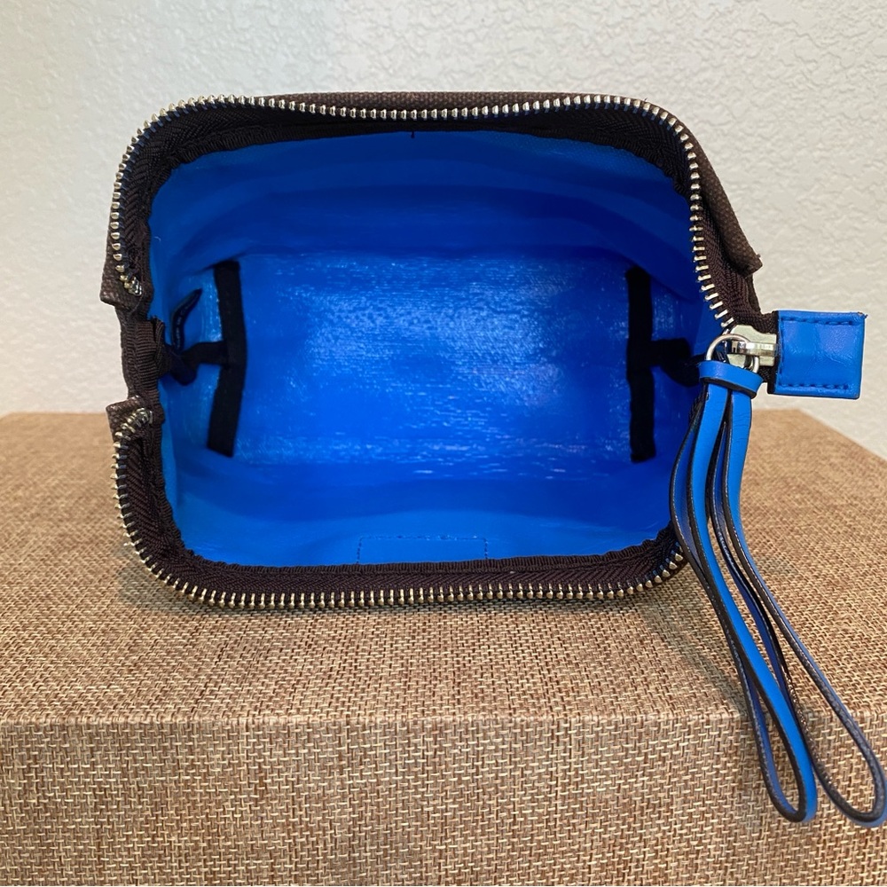 Henri Bendel Brown and White Striped Canvas Dopp Kit Makeup Bag - Picture 8 of 9